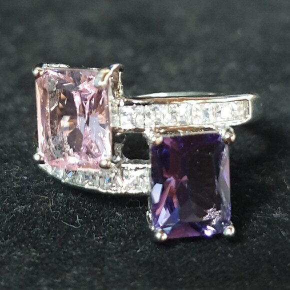 Elegant Purple & Pink Crystal Silver Tone Cocktail Ring – Size 9 - Picture 4 of 11